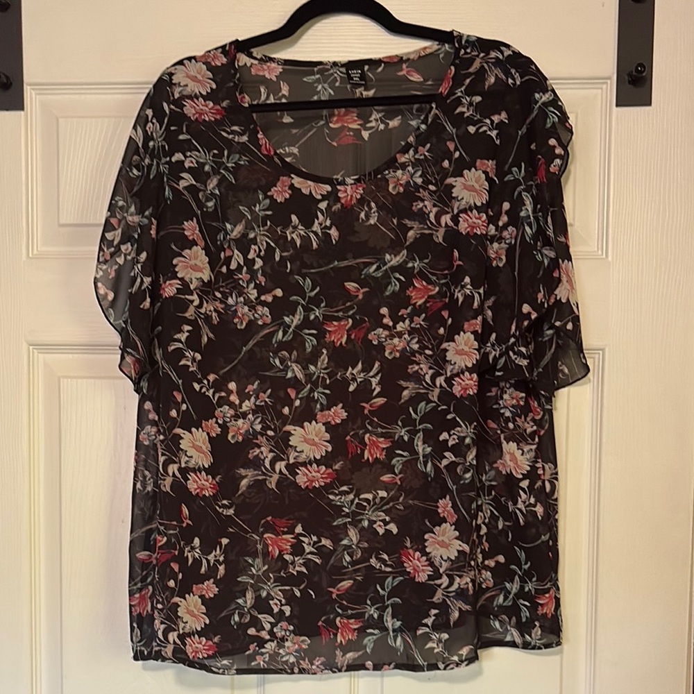 SHEIN Pink and Black Short Sleeve Blouse with Scoop Neckline
